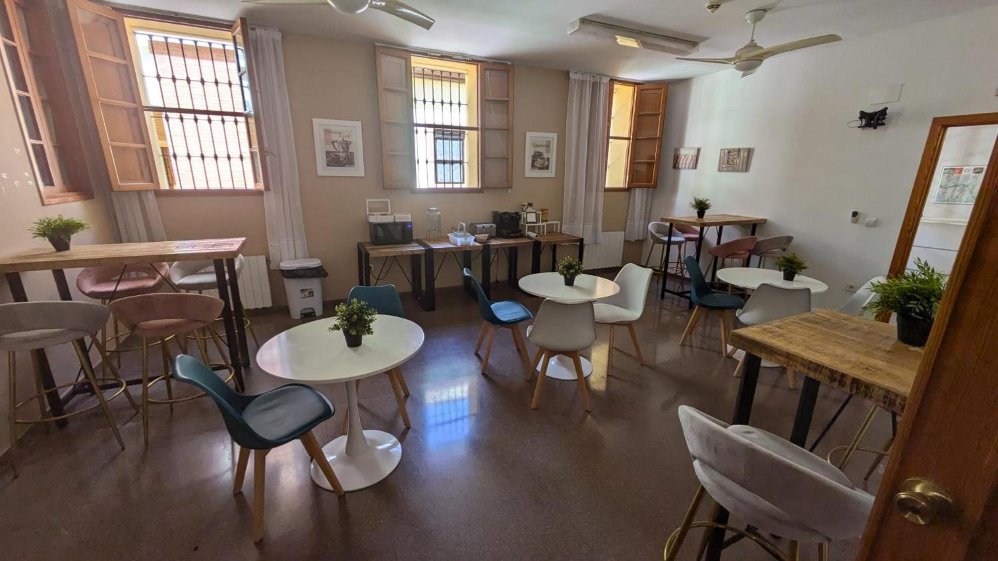 Hostal El Convent De Moncada Bagian luar foto