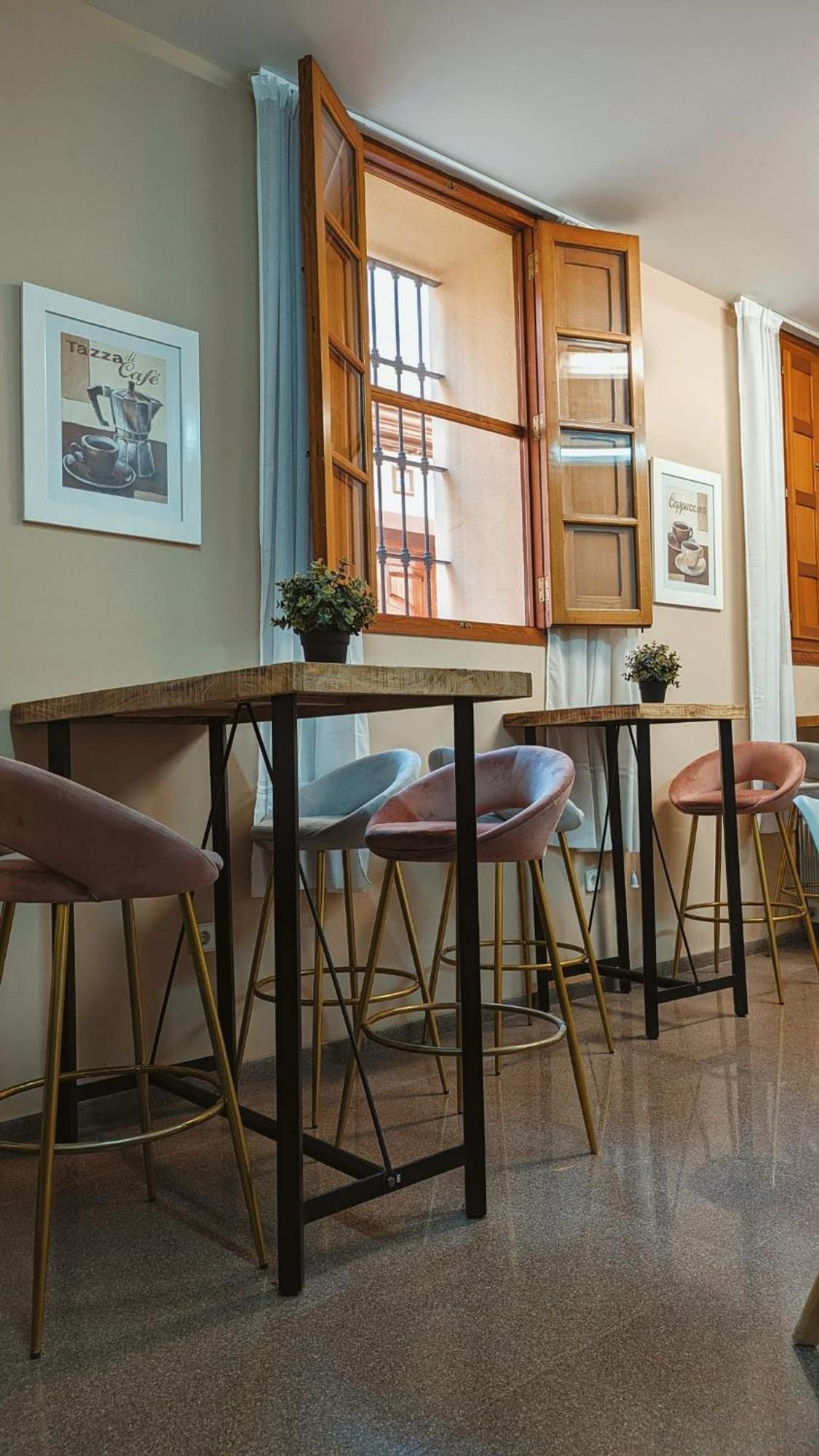 Hostal El Convent De Moncada Bagian luar foto