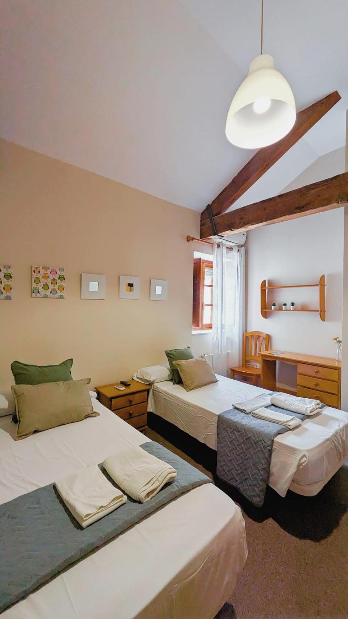 Hostal El Convent De Moncada Bagian luar foto