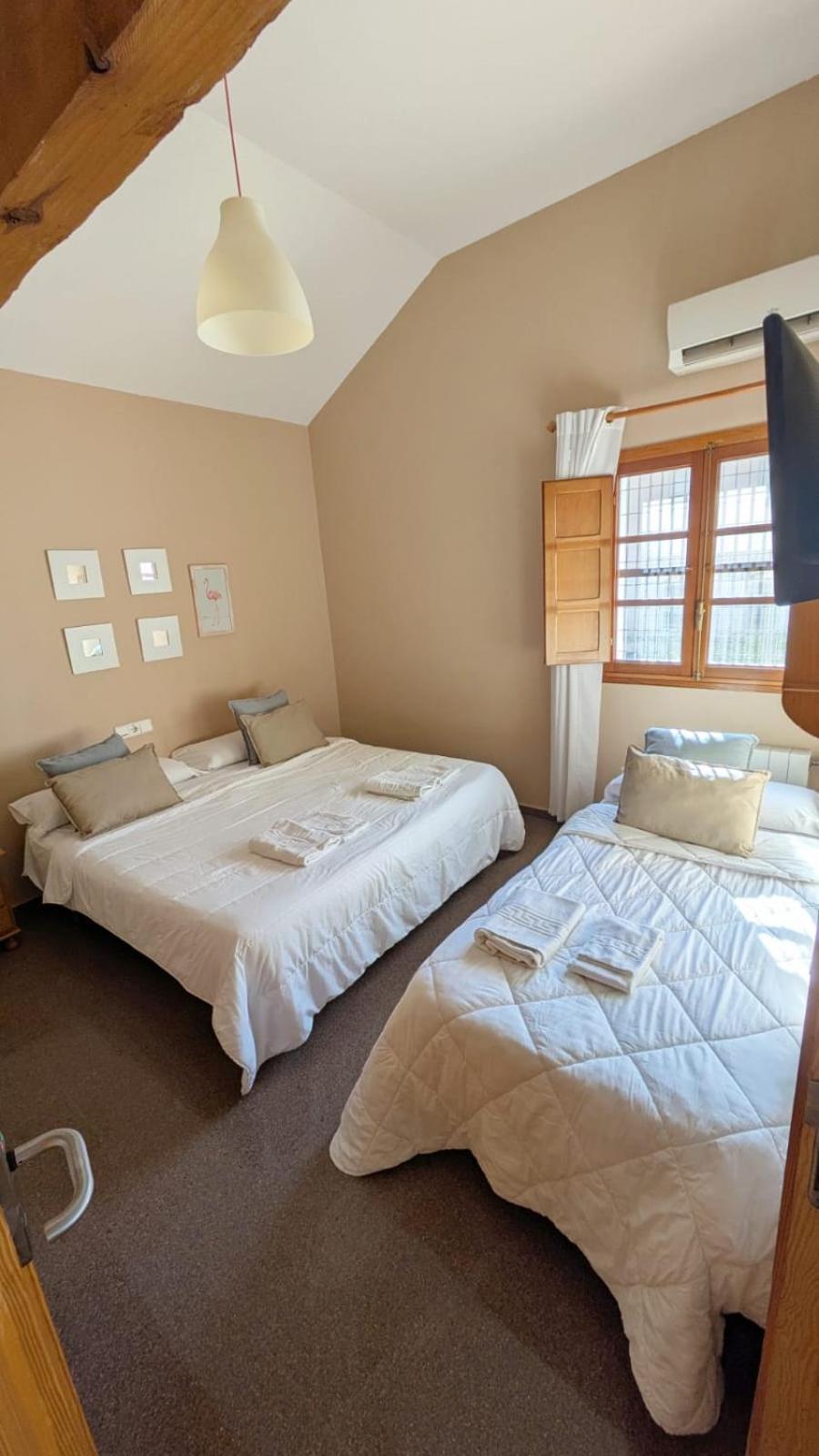 Hostal El Convent De Moncada Bagian luar foto