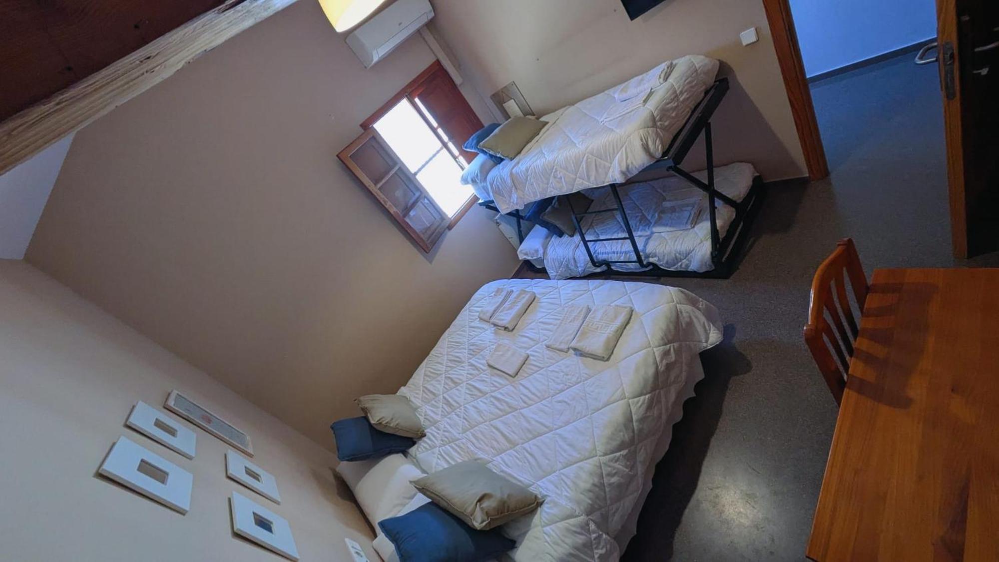 Hostal El Convent De Moncada Bagian luar foto
