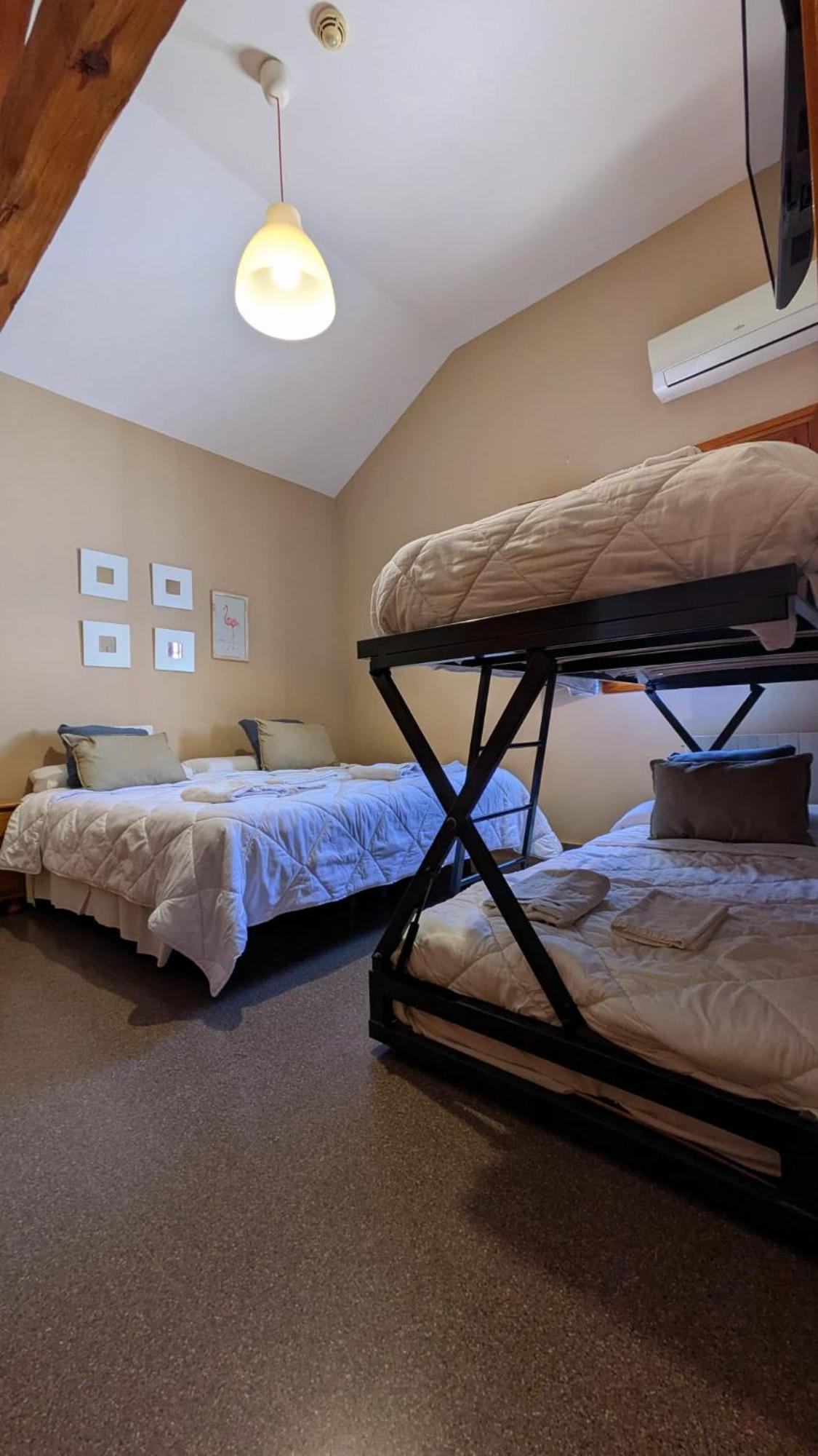 Hostal El Convent De Moncada Bagian luar foto