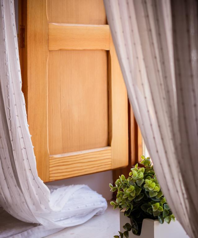 Hostal El Convent De Moncada Bagian luar foto