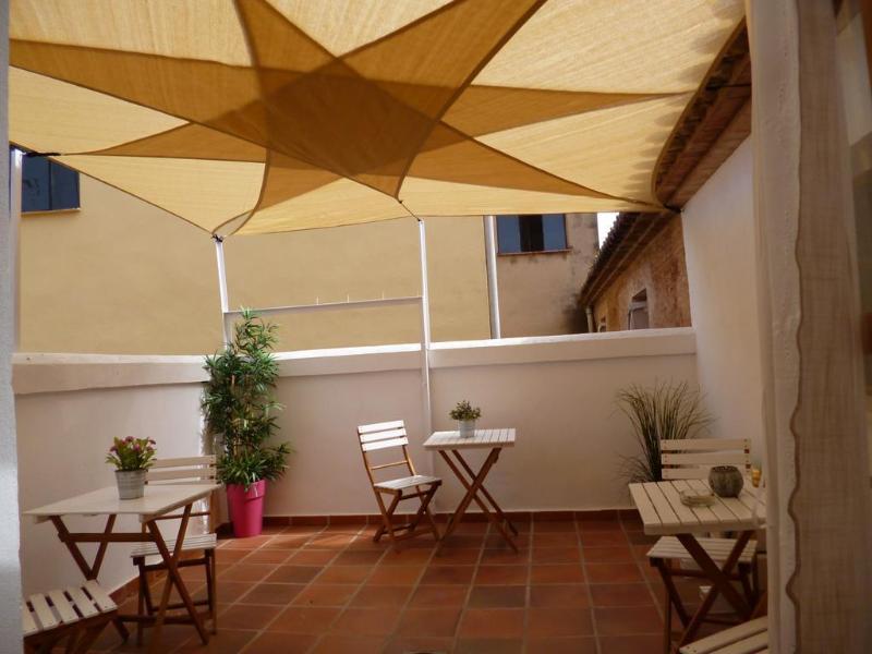 Hostal El Convent De Moncada Bagian luar foto